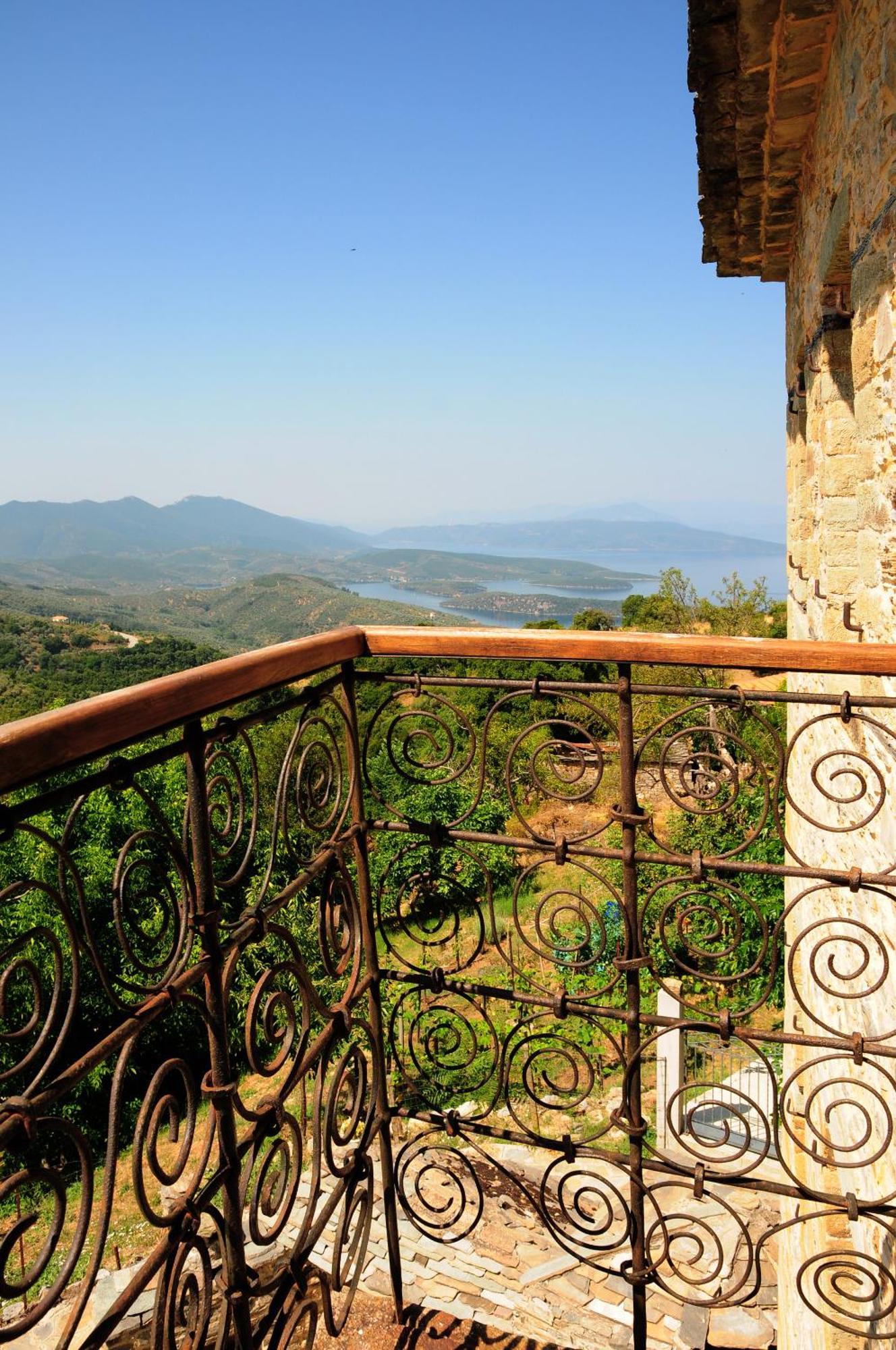Archontiko Parisis Hotel Lafkos Exterior photo