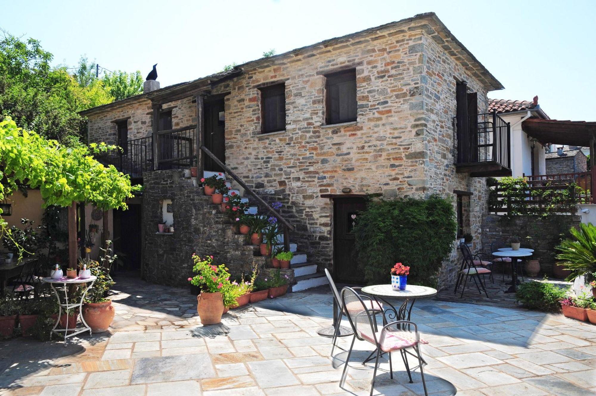 Archontiko Parisis Hotel Lafkos Exterior photo