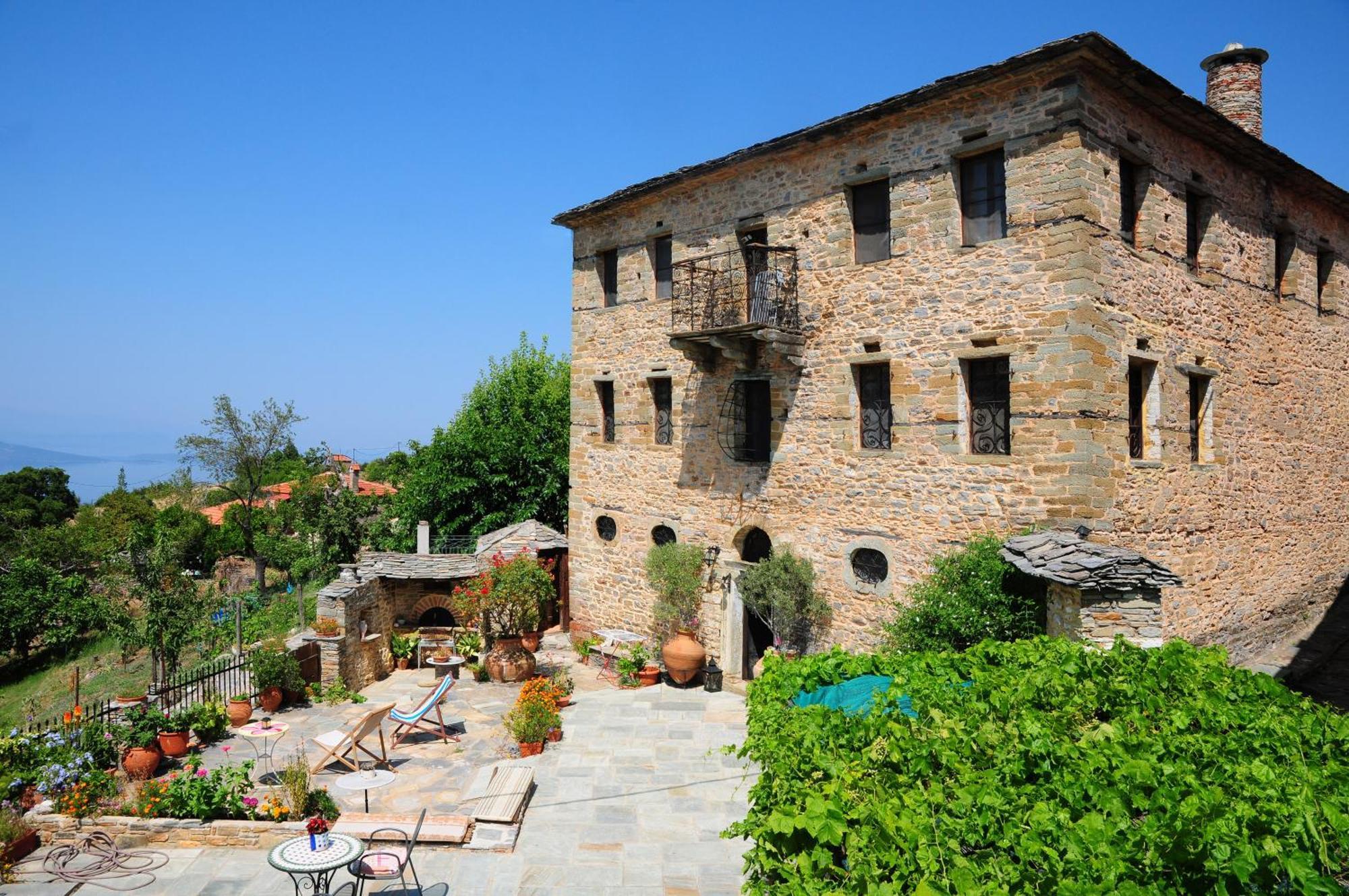 Archontiko Parisis Hotel Lafkos Exterior photo