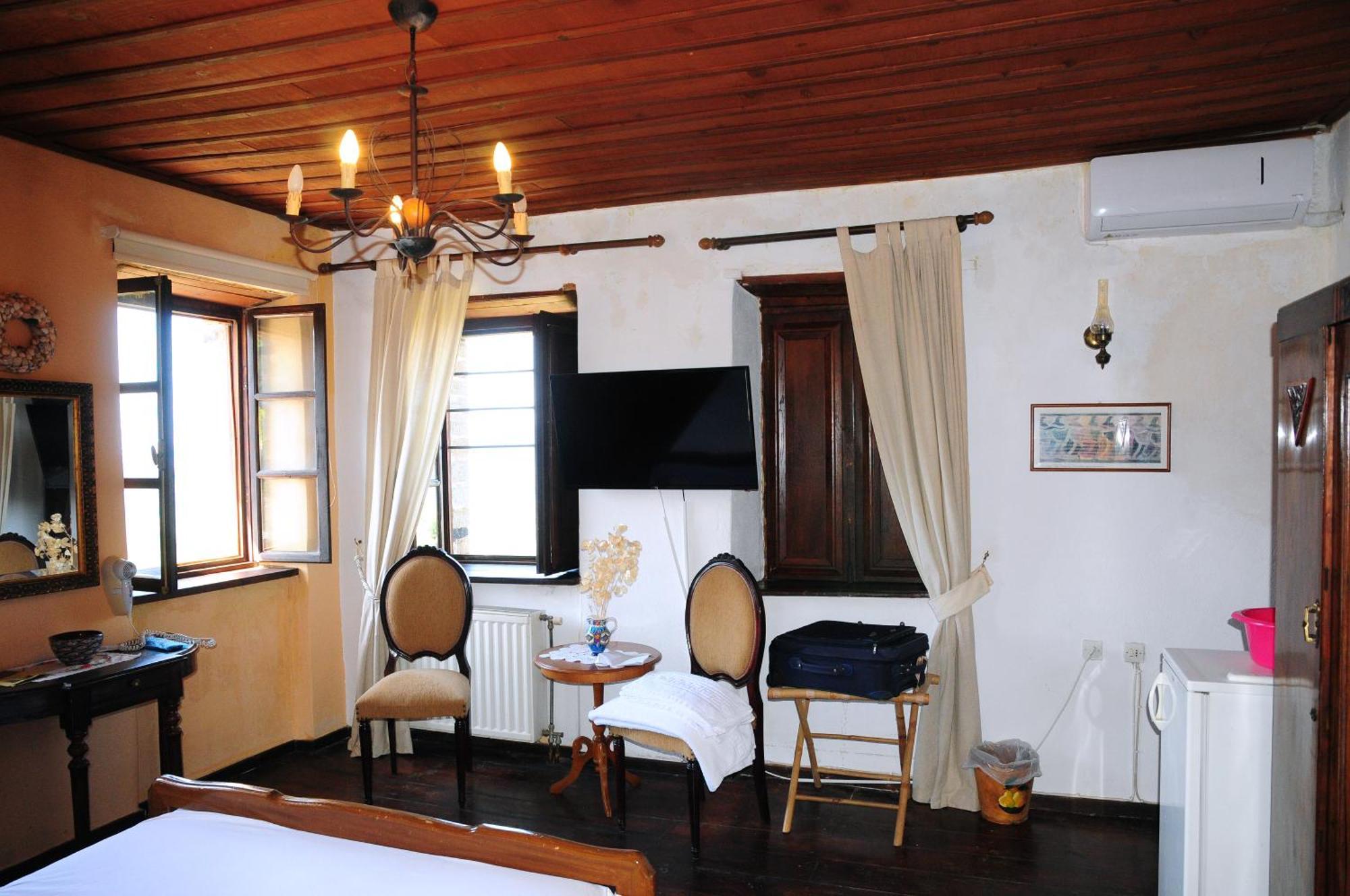 Archontiko Parisis Hotel Lafkos Exterior photo