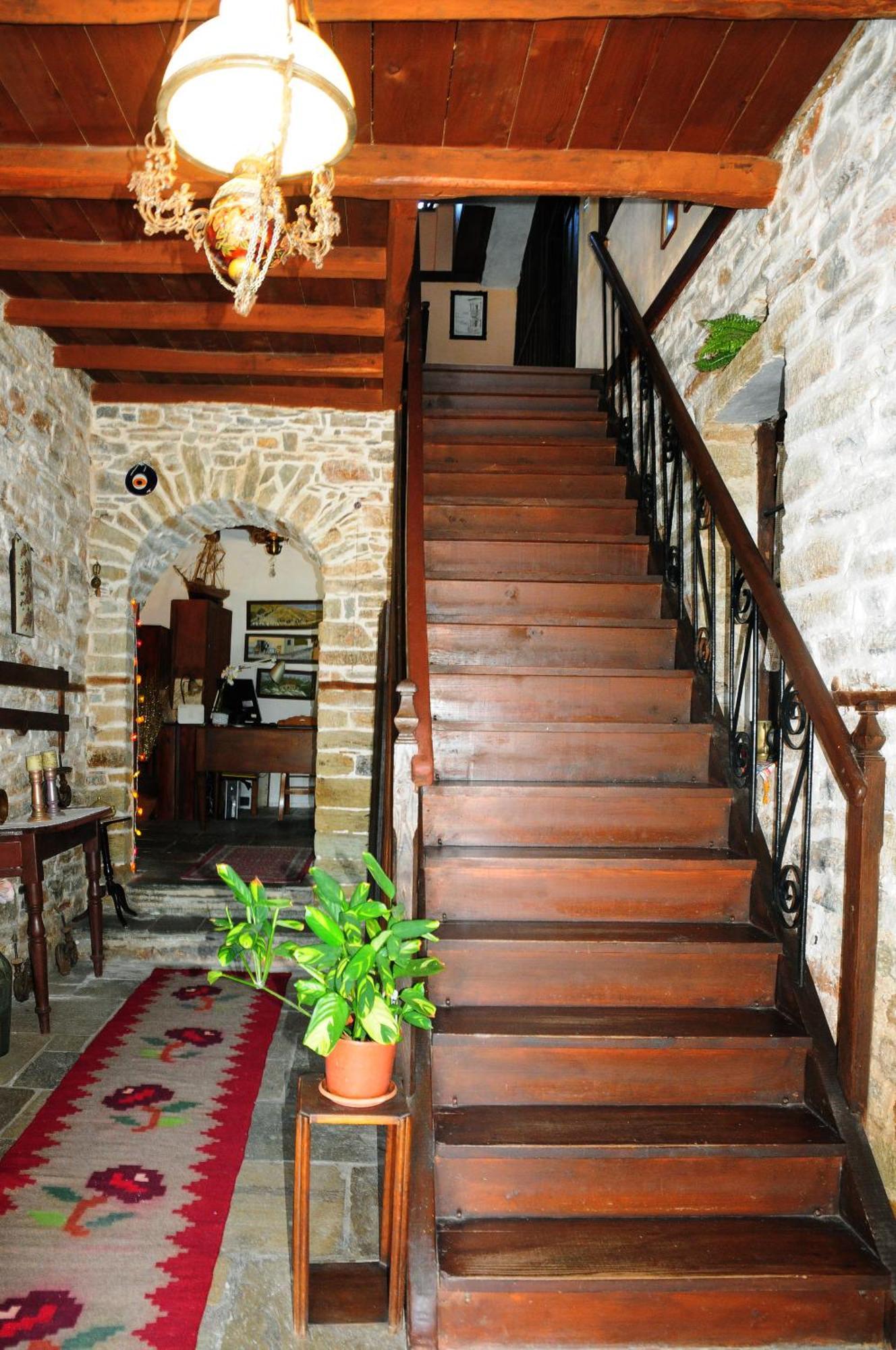 Archontiko Parisis Hotel Lafkos Exterior photo
