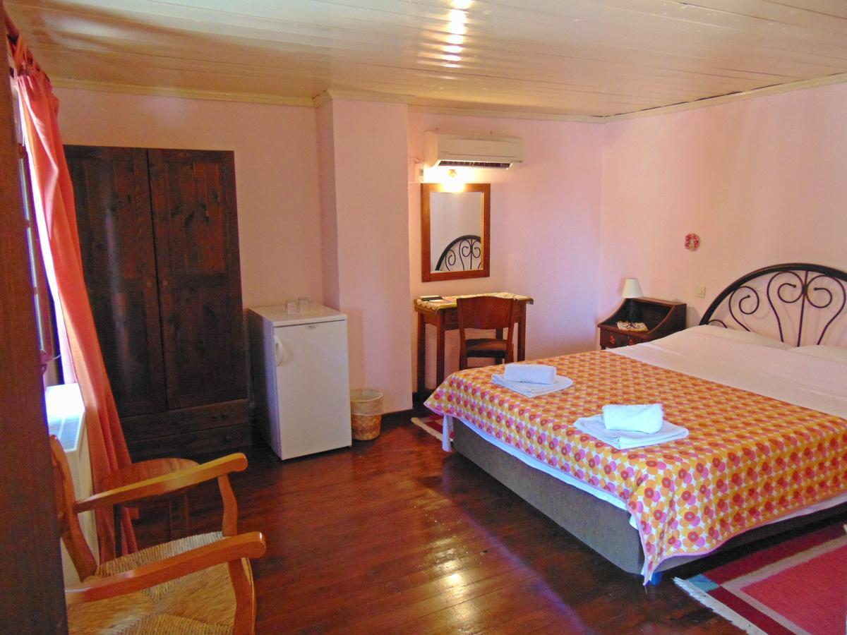 Archontiko Parisis Hotel Lafkos Exterior photo