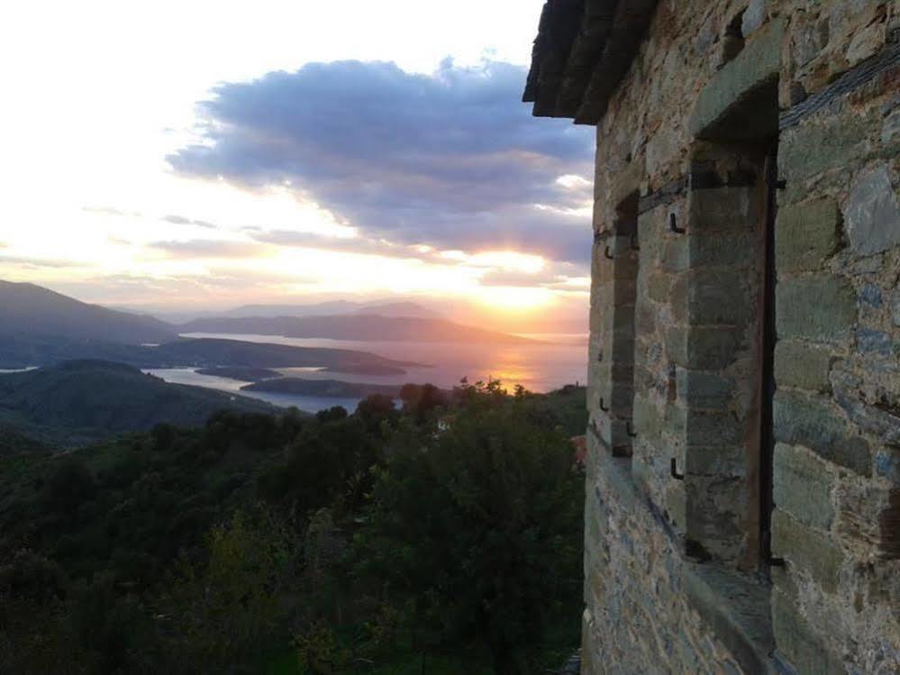 Archontiko Parisis Hotel Lafkos Exterior photo