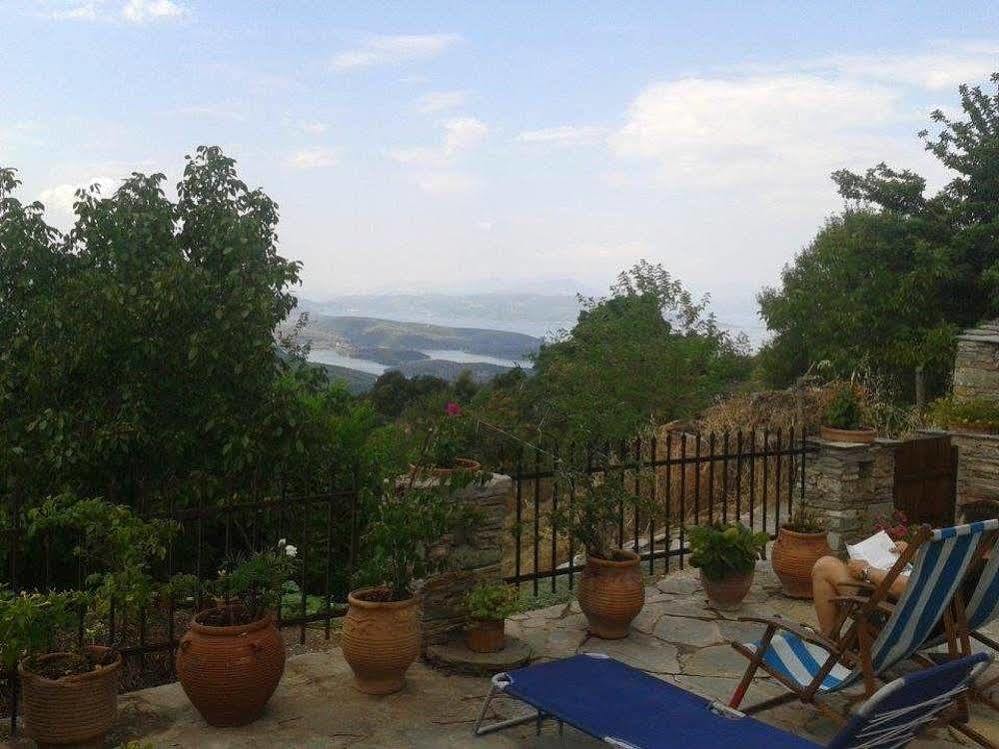 Archontiko Parisis Hotel Lafkos Exterior photo