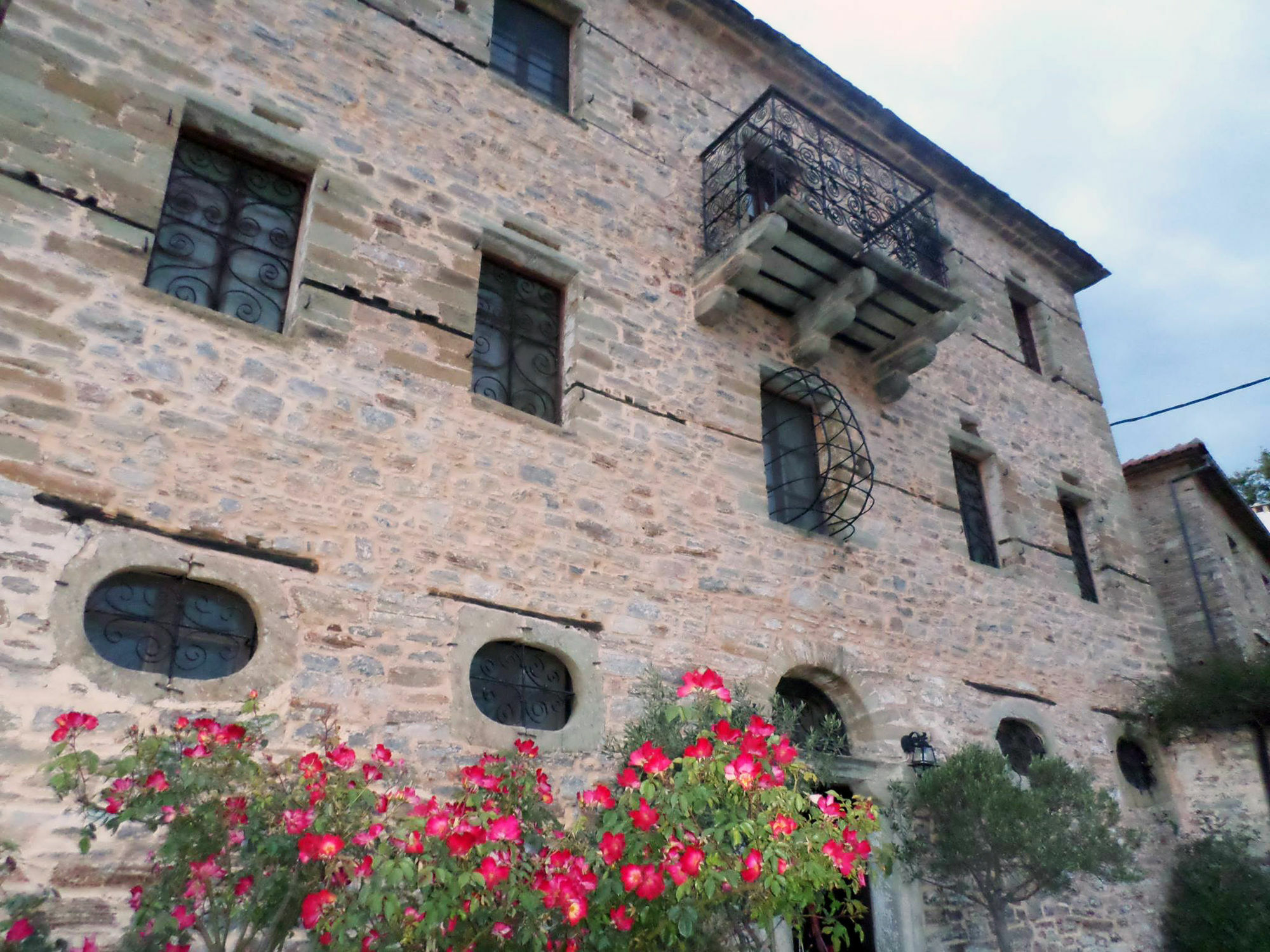 Archontiko Parisis Hotel Lafkos Exterior photo